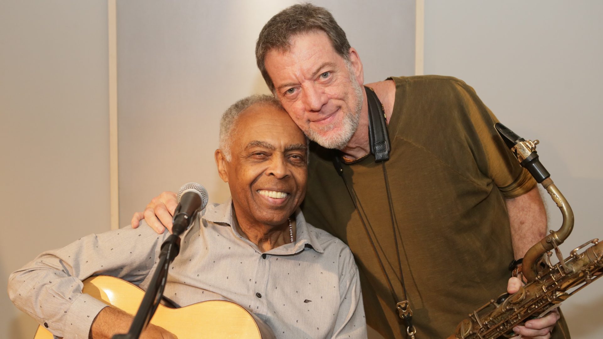 Gilberto Gil no programa Vamos Tocar do Canal Bis