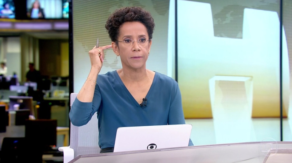 Zileide Silva no estudio do Jornal Hoje