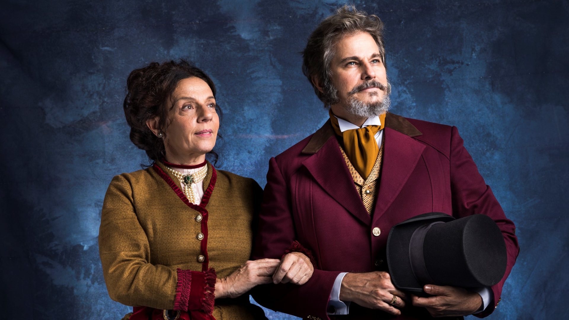 Agustina (Rosi Campos) e Dom Sabino (Edson Celulari) em O Tempo Não Para