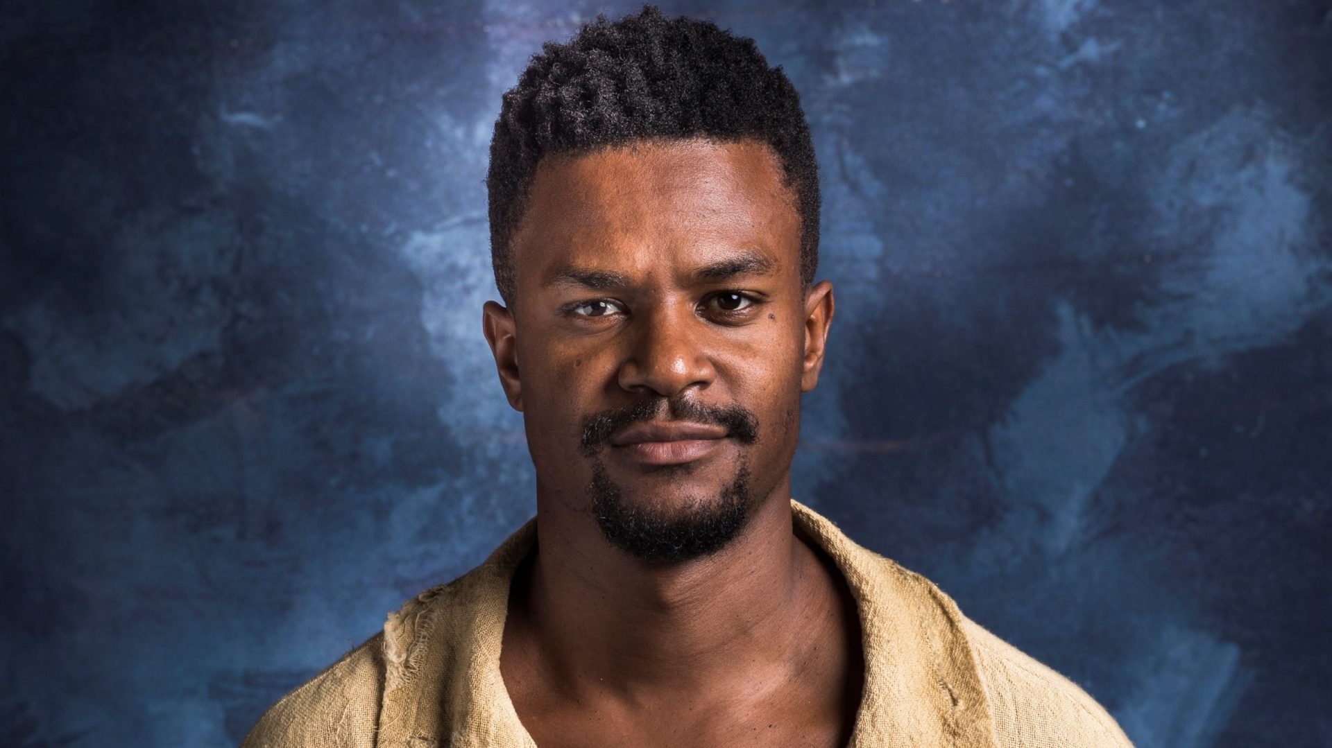 Menelau (David Júnior) em O Tempo Não Para (Divulgação/ TV Globo)