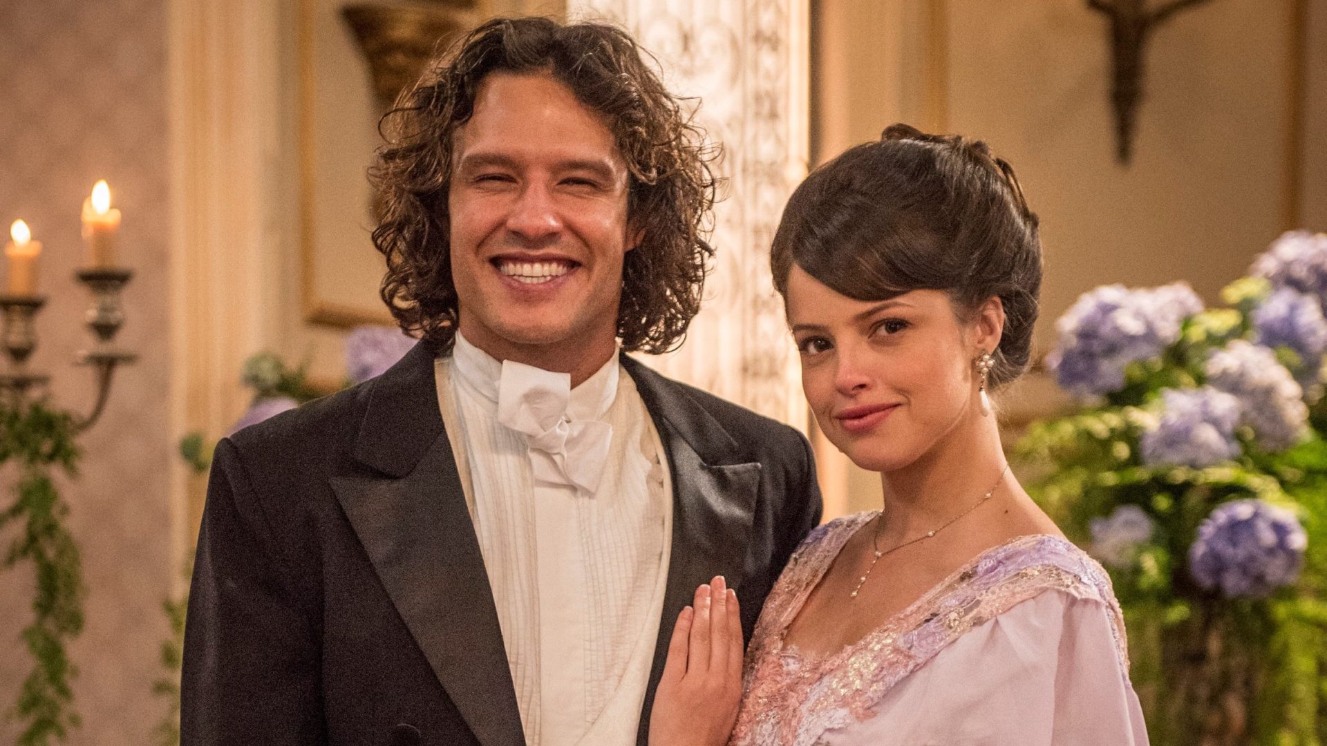 Edmundo (Nando Rodrigues) e Ema (Agatha Moreira) em Orgulho e Paixão