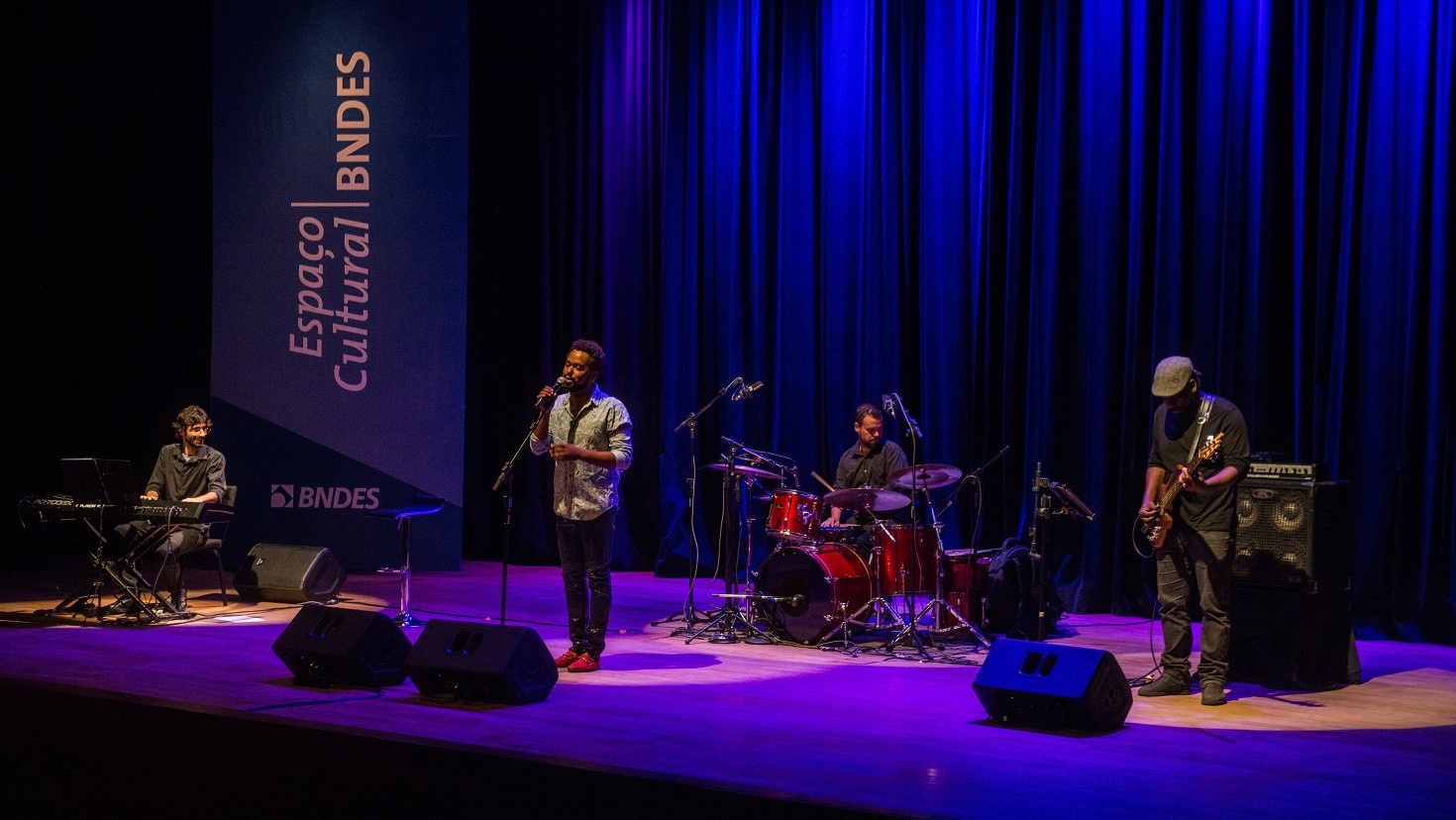 Ricardo de Oliveira no Cena Musical