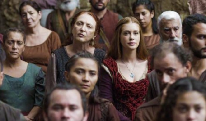 Constancia (Debora Olivieri ) e Amalia (Marina Ruy Barbosa) de Deus Salve o Rei