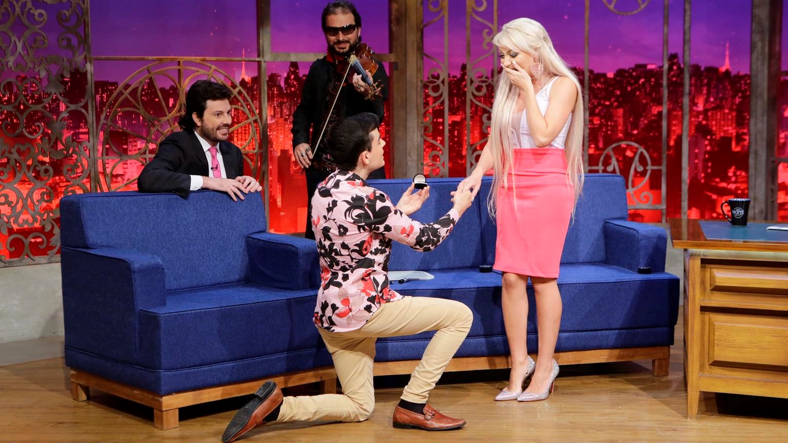 Dudu Camargo e Bárbara no The Noite