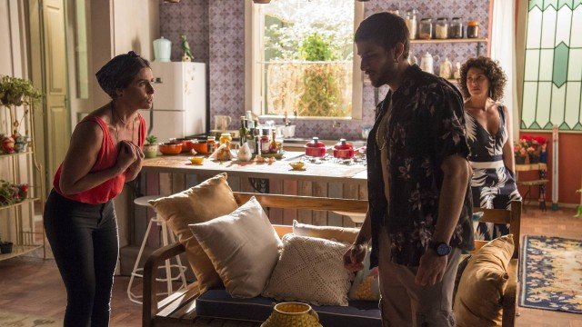 Luzia (Giovanna Antonelli), Icaro (Chay Suede) e Cacau (Fabiula Nascimento) de Segundo Sol
