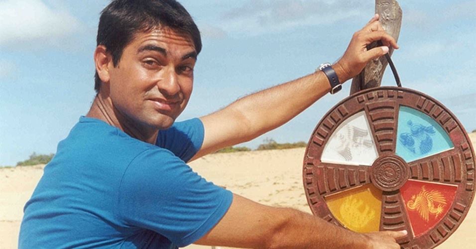 Apresentador Zeca Camargo em No Limite, na Globo