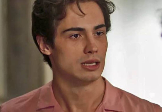 Valentim (Danilo Mesquita) de Segundo Sol