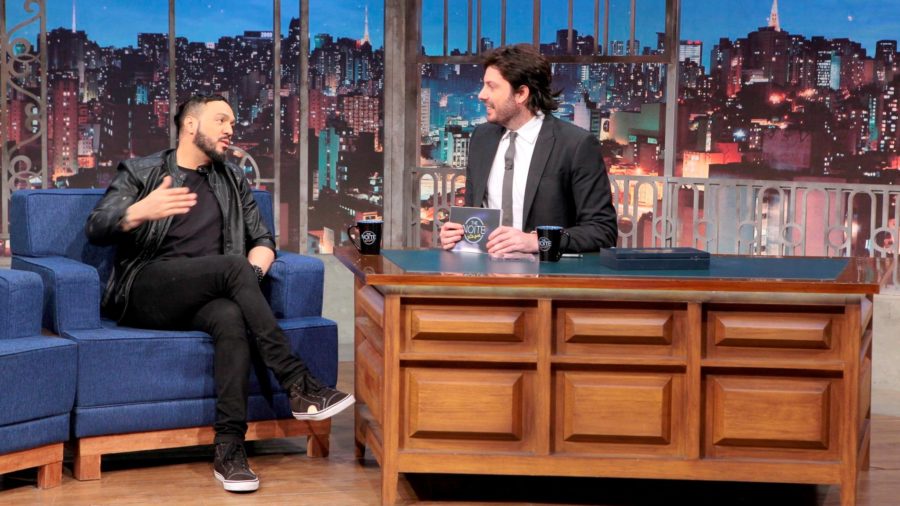 Belo e Danilo Gentili no The Noite