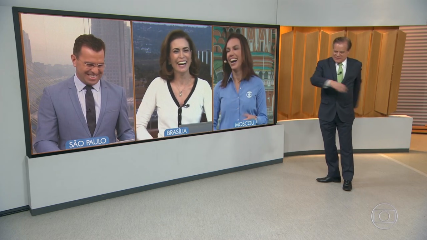 Chico Pinheiro divertiu os companheiro do Bom Dia Brasil com imitacao