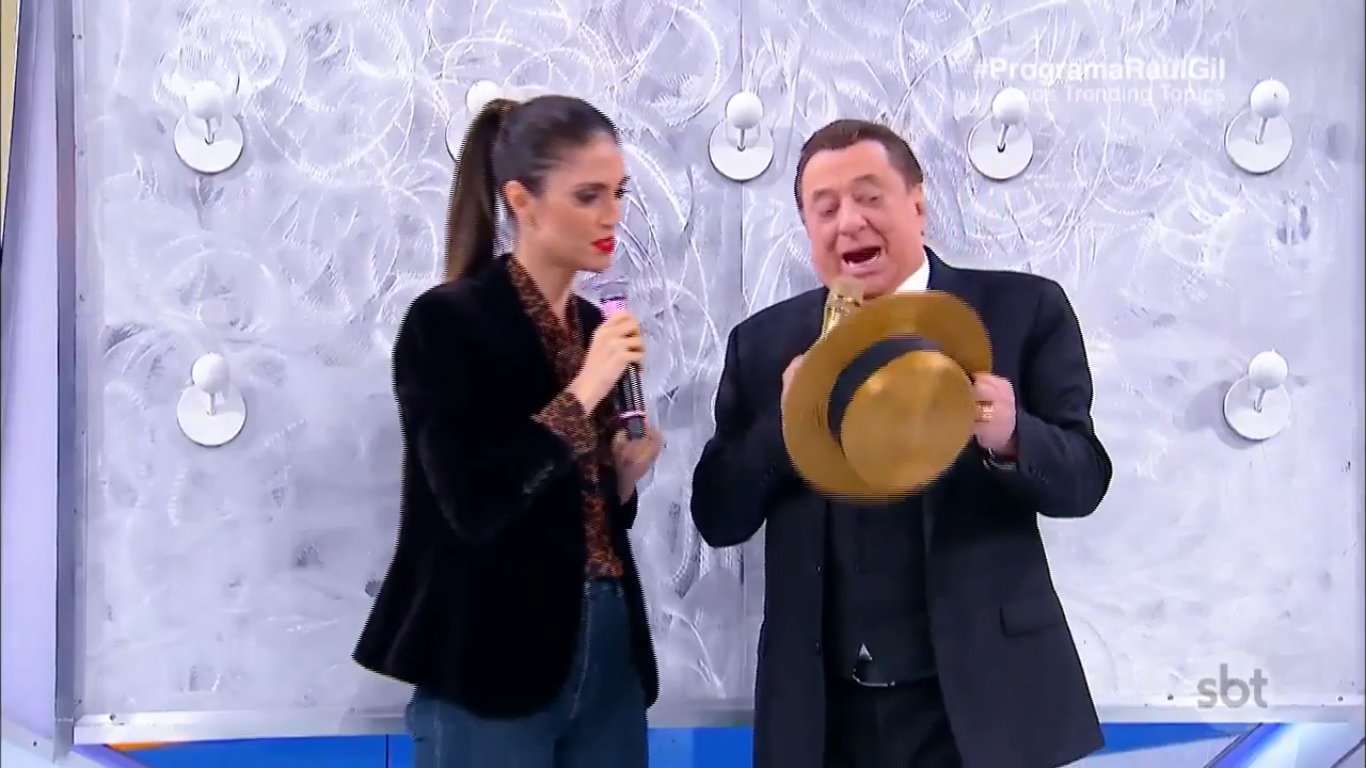 Chris Flores no Programa Raul Gil