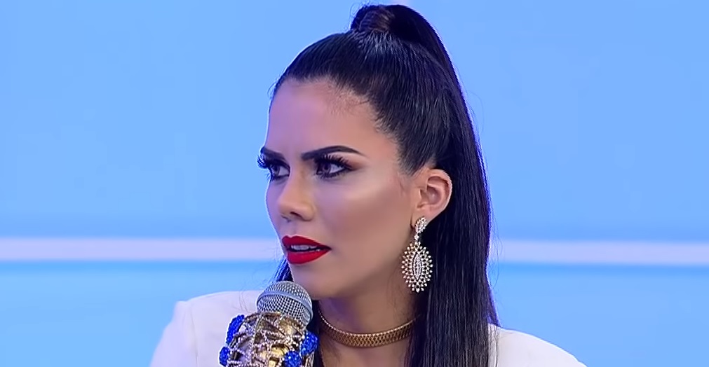 Daniela Albuquerque no Sensacional