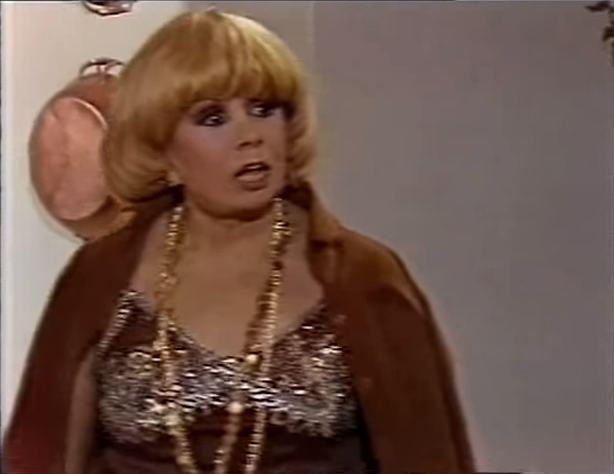 Dercy Gonçalves como Dulcinéa em Cavalo Amarelo (Reprodução/TV Bandeirantes)