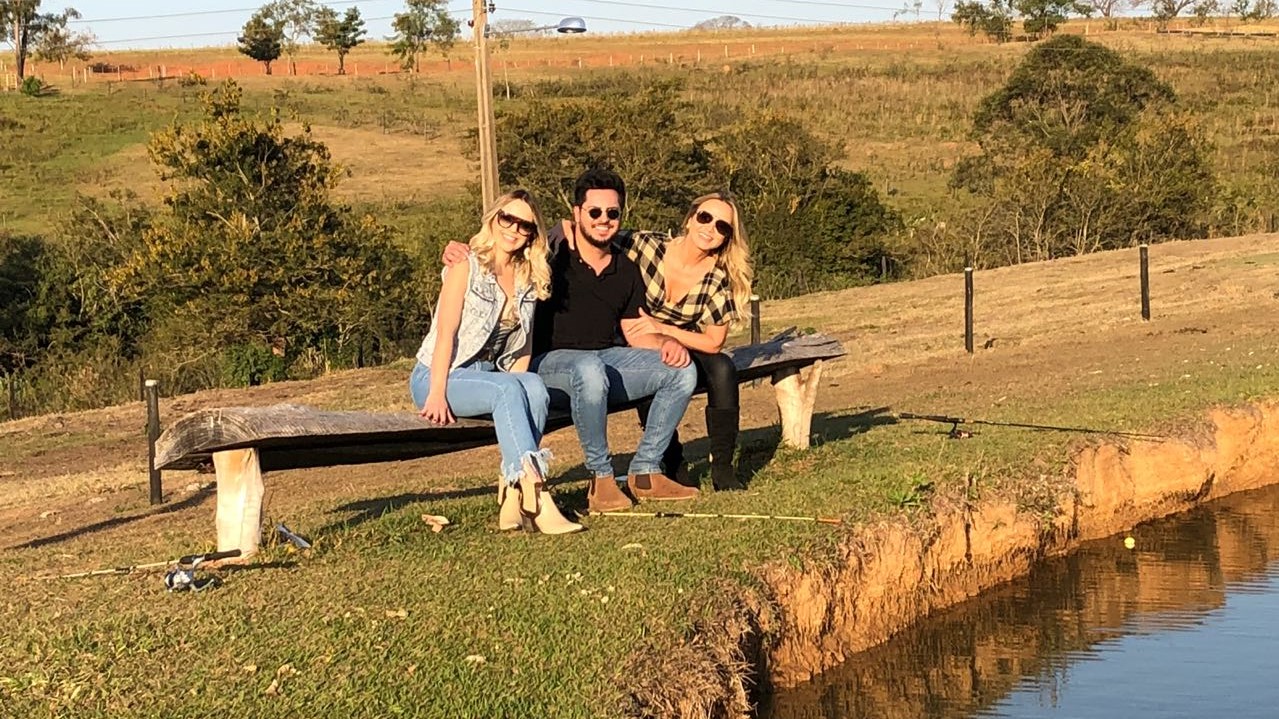 Eliana com Thaeme e Thiago