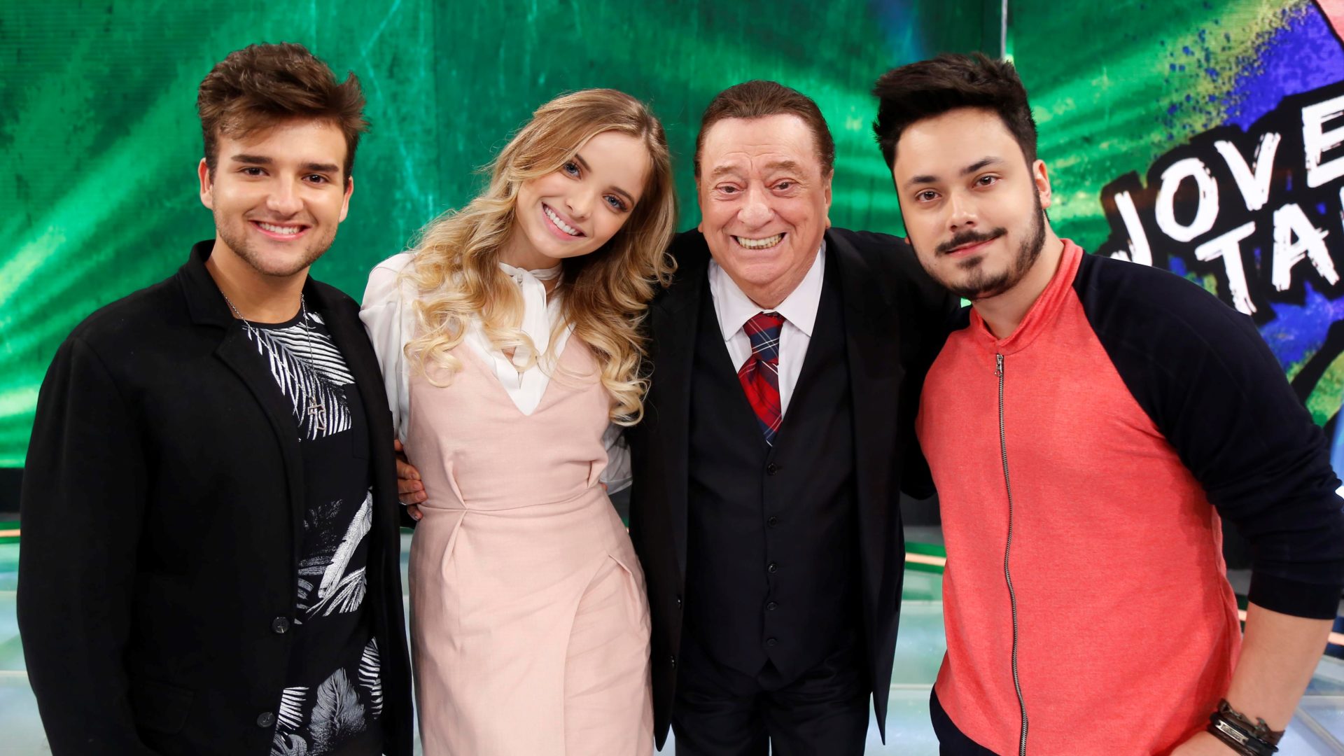 Jurados do quadro Jovens Talentos no Programa Raul Gil