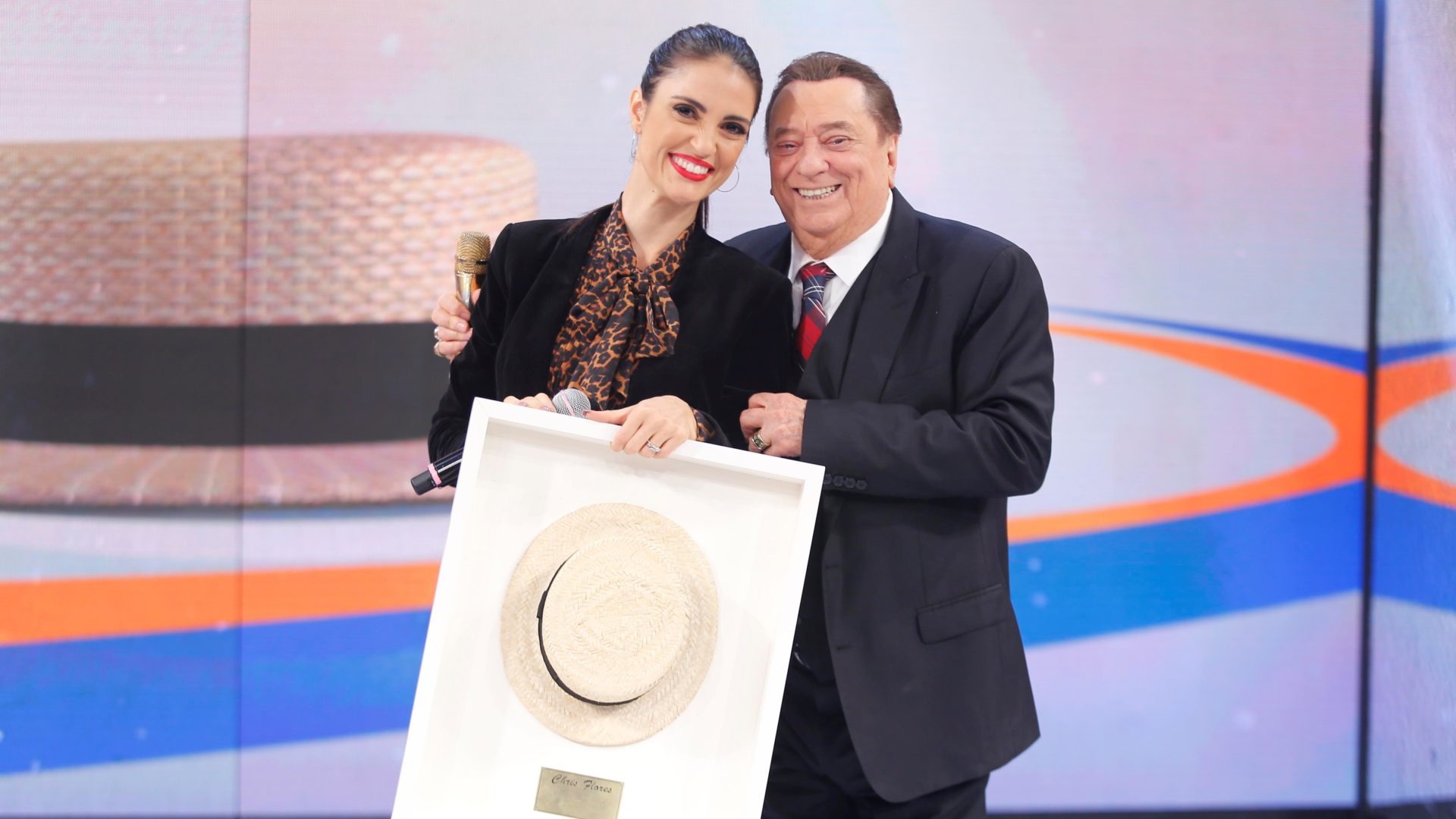 Chris Flores no Programa Raul Gil