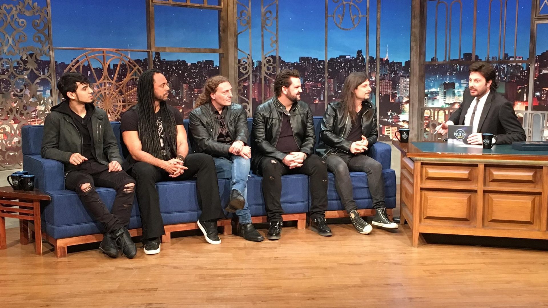 Banda Angra no The Noite com Danilo Gentili