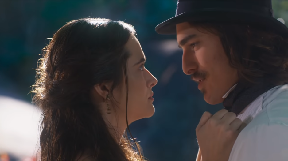 Marocas (Juliana Paiva) e Bento (Bruno Montaleone) em O Tempo Não Para