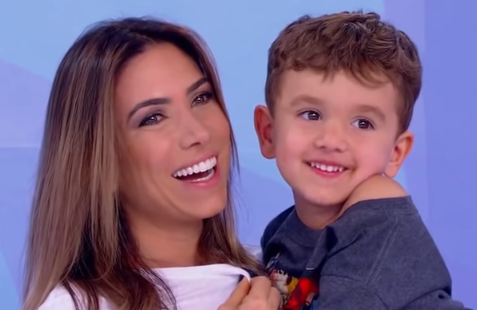 Patricia Abravanel e o filho, Pedro, no Programa Silvio Santos