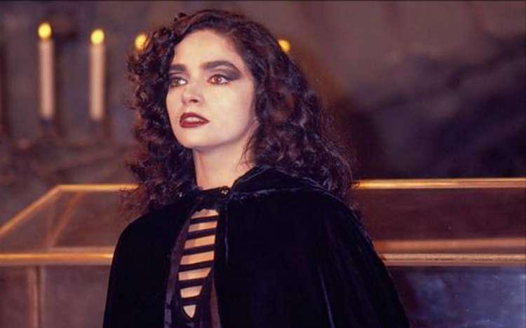 Cláudia Ohana como Natasha em Vamp (Divulgação)