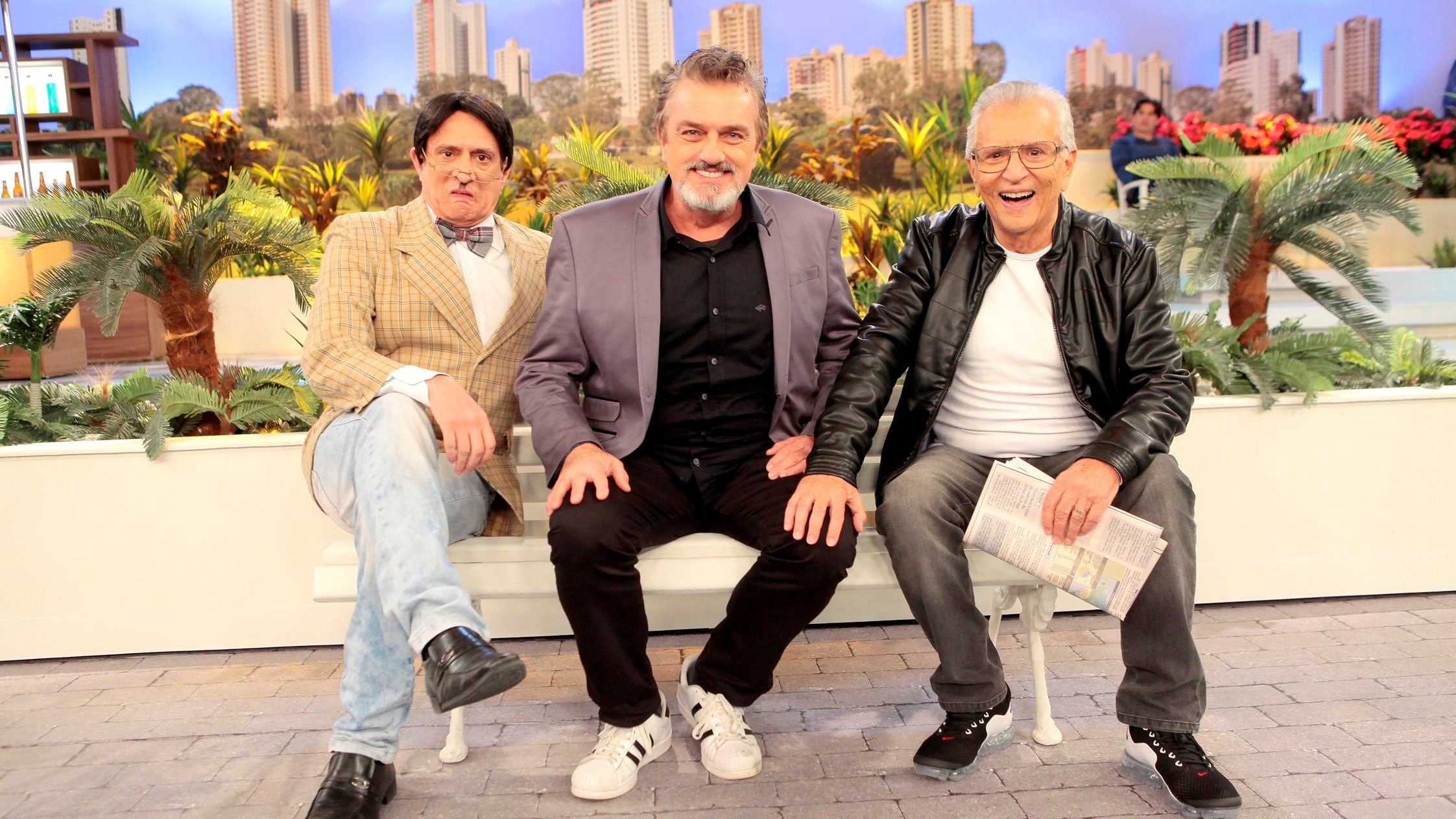 Werner Schünemann com Explicadinho em A Praça É Nossa