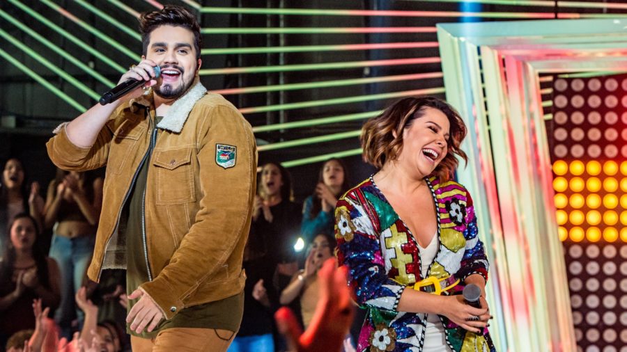 Os apresentadores Luan Santana e Fernanda Souza no SóTocaTop