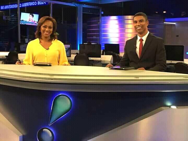 Luciana Camargo e Rodrigo Cabral na apresentação do Rede TV! News (Divulgação)