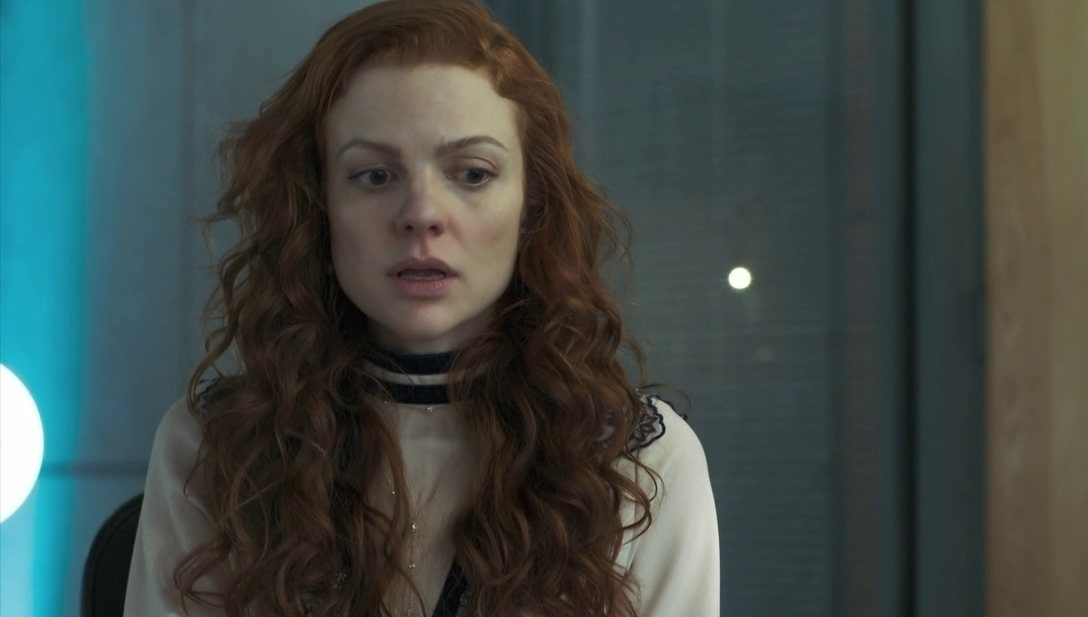 Miss Celine (Maria Eduarda de Carvalho) em O Tempo Não Para
