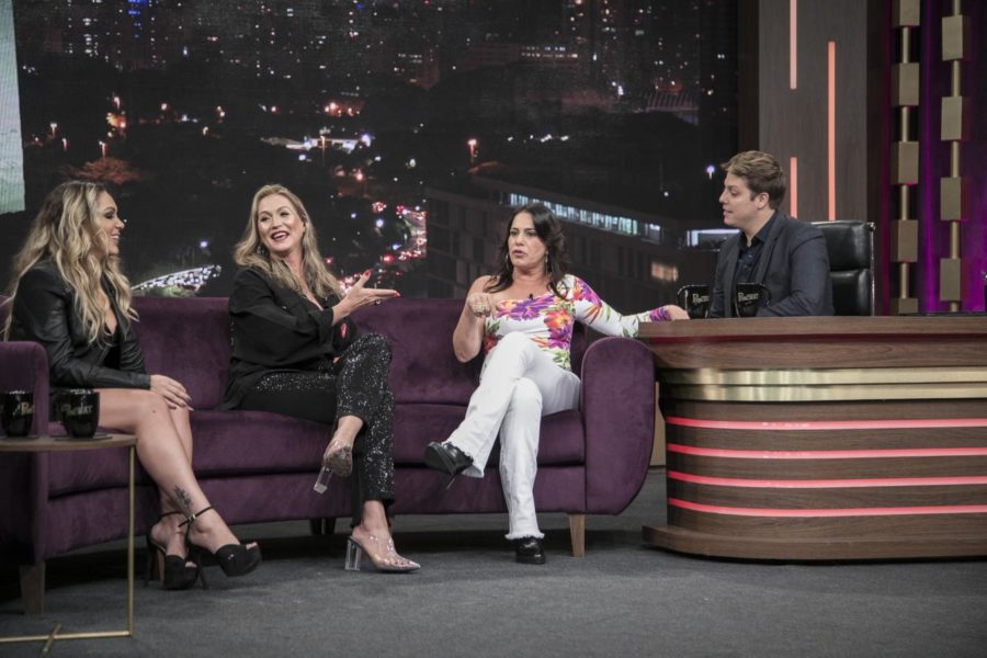 Apresentadoras do Fantasia no Programa do Porchat