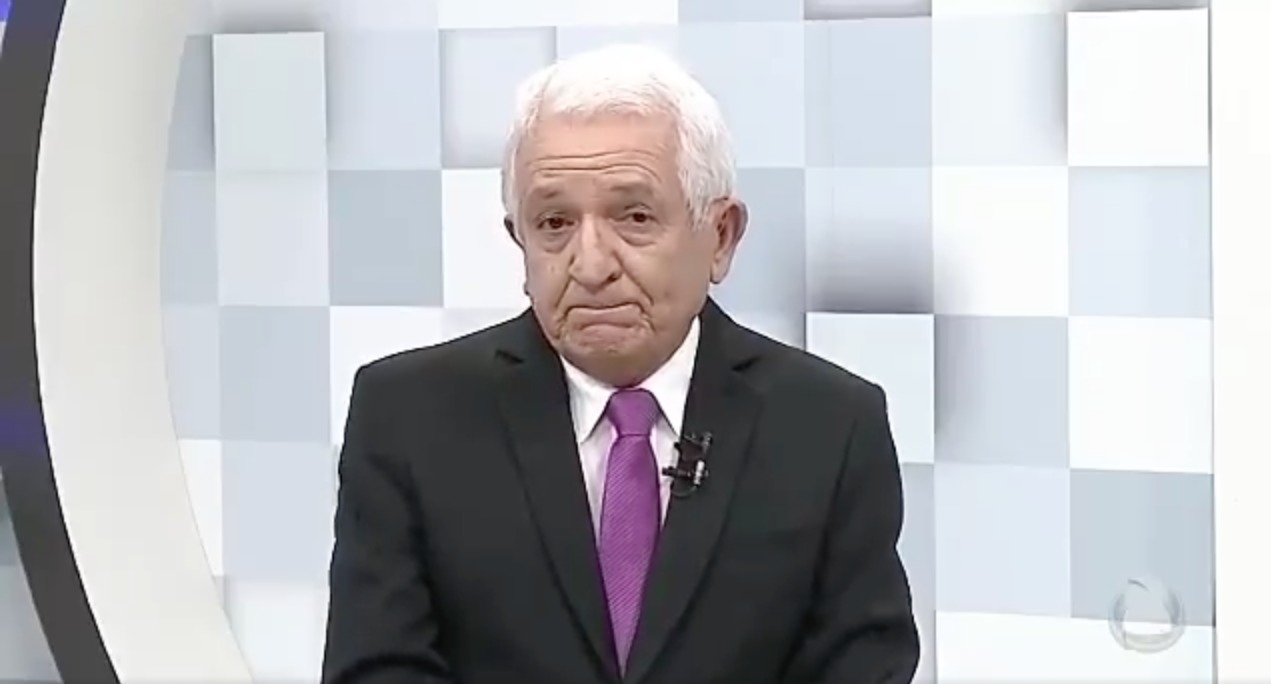 Gilvan Fontes chora ao noticiar morte de colega (Reprodução/TV Atalaia)