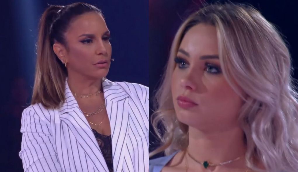 Ivete Sangalo e Flavia Gabe, participante do The Voice