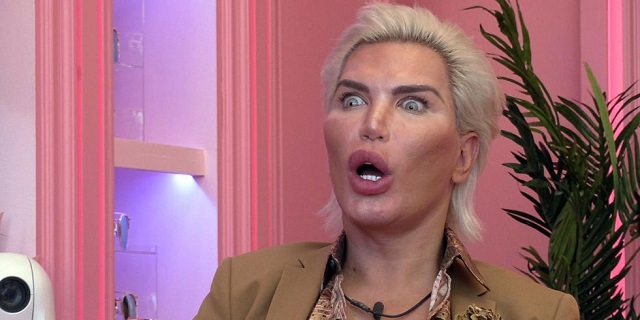Rodrigo Alves, o Ken Humano, no Celebrity Big Brother, do Channel 5