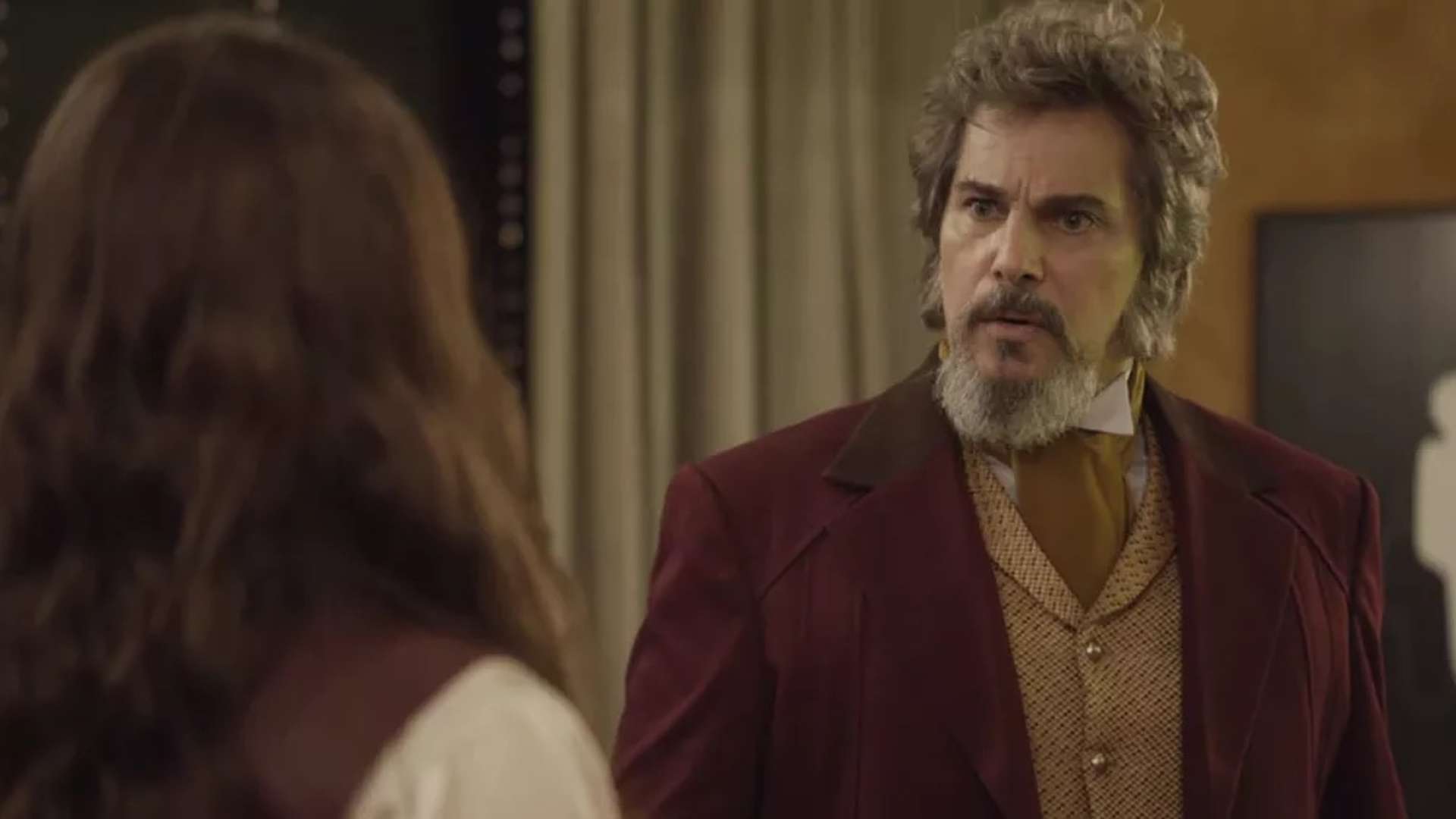 Marocas (Juliana Paiva) e Dom Sabino (Edson Celulari) de O Tempo Nao Para