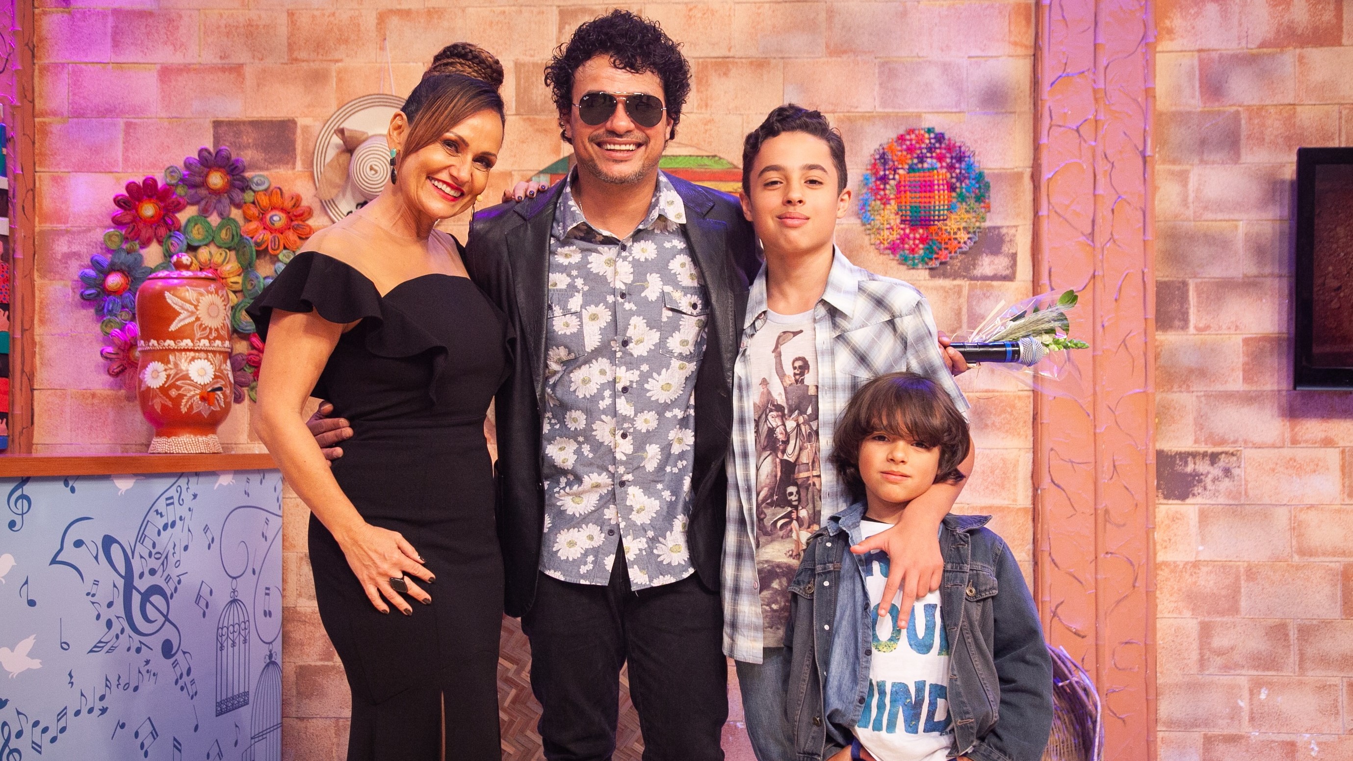 Faa Morena, e Leo Maia no Ritmo Brasil