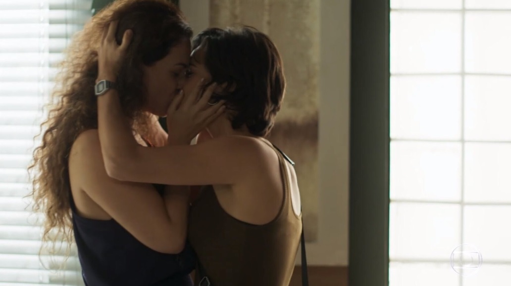 Selma (Carol Fazu) e Maura (Nanda Costa) de Segundo Sol