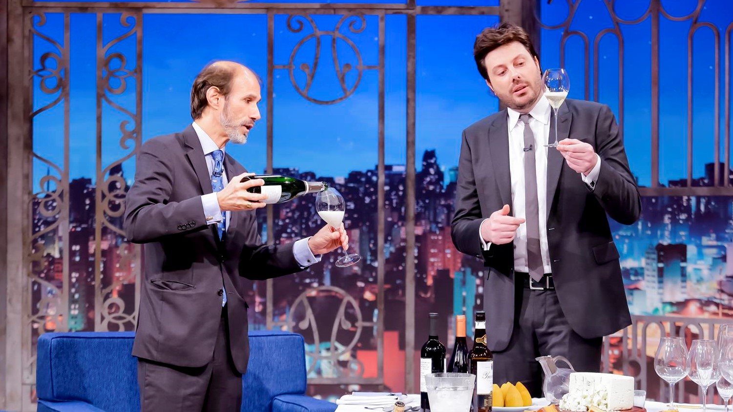 Manoel Beato com Danilo Gentili no The Noite