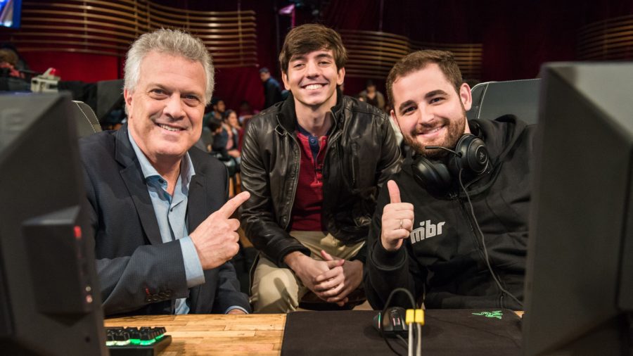 Pedro Bial (Apresentador), Gabriel Fallen (Gamer) e Rafifa (Gamer ) no Conversa com Bial