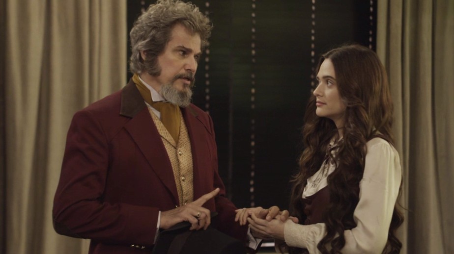 Marocas (Juliana Paiva) e Dom Sabino (Edson Celulari) de O Tempo Não Para