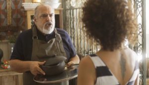Agenor (Roberto Bonfim) e Cacau (Fabíula Nascimento), de Segundo Sol, na Globo