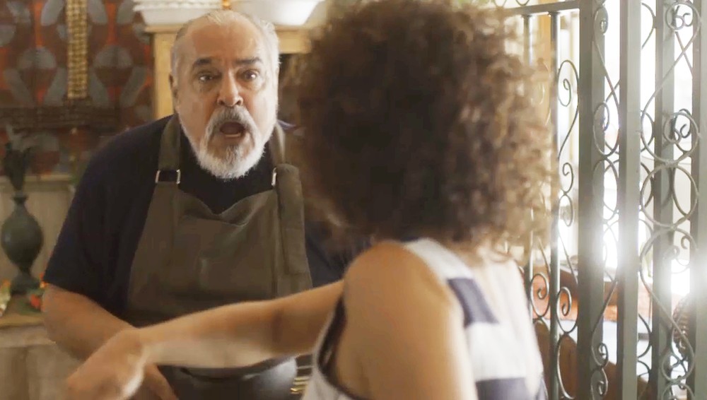 Agenor (Roberto Bonfim) e Cacau (Fabíula Nascimento), de Segundo Sol, na Globo