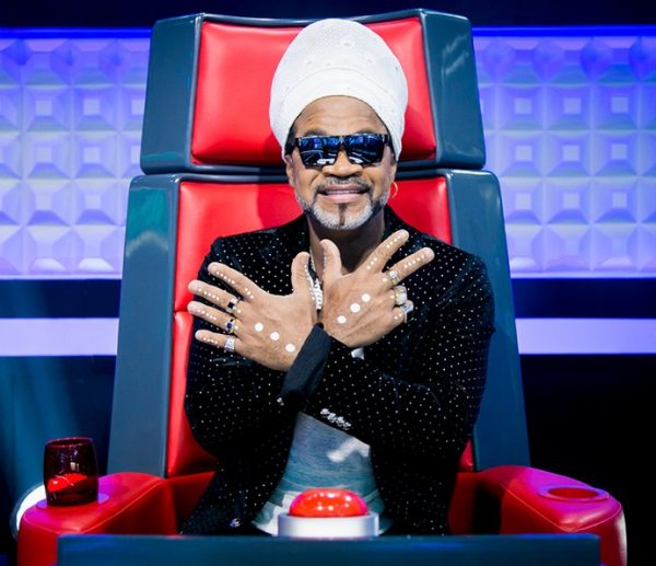 Carlinhos Brown cantou música sobre desarmamento que repercutiu na internet