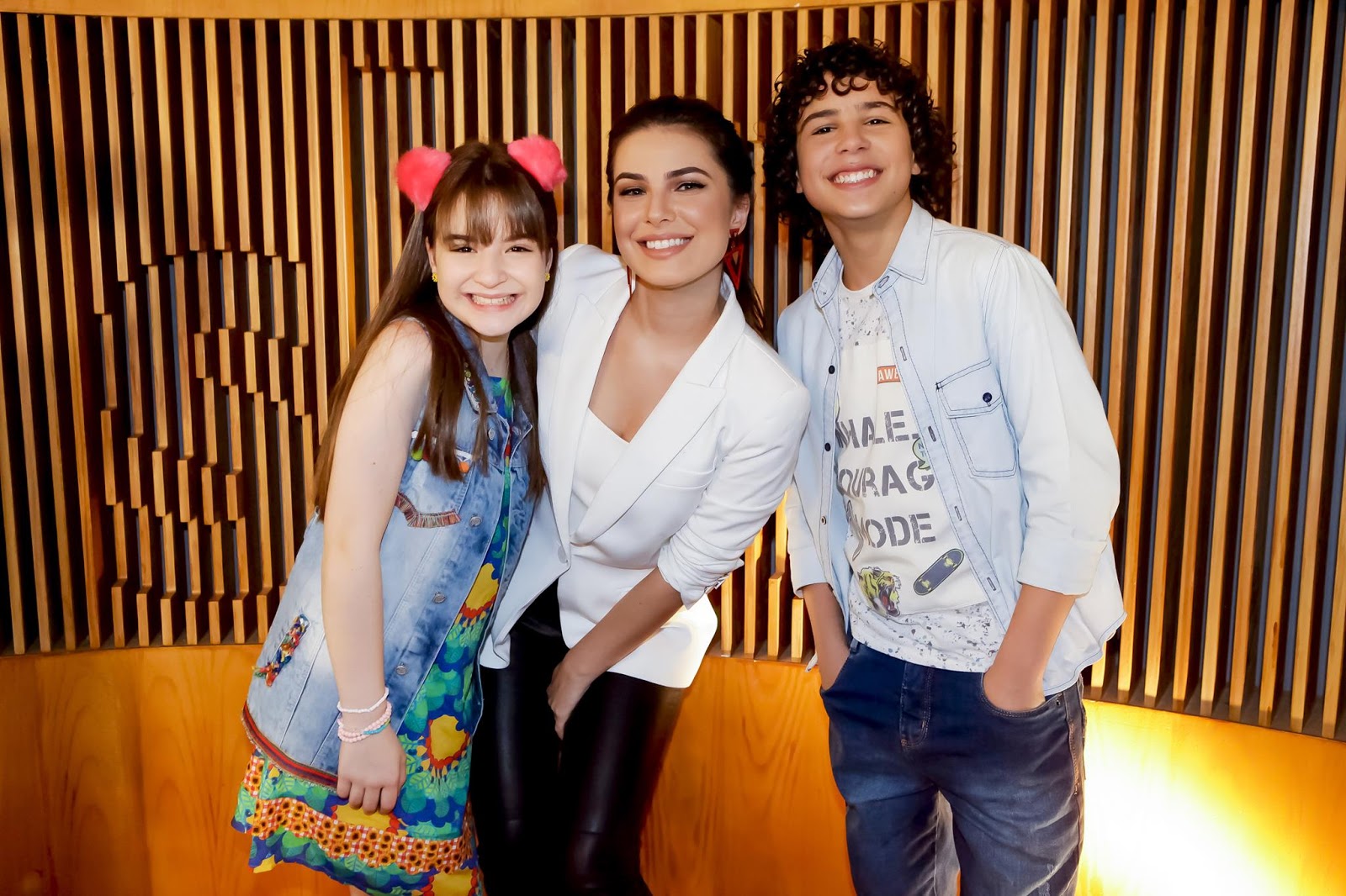 Thaís Melchior ao lado de Sophia Valverde e Igor Jansen (Divulgação)