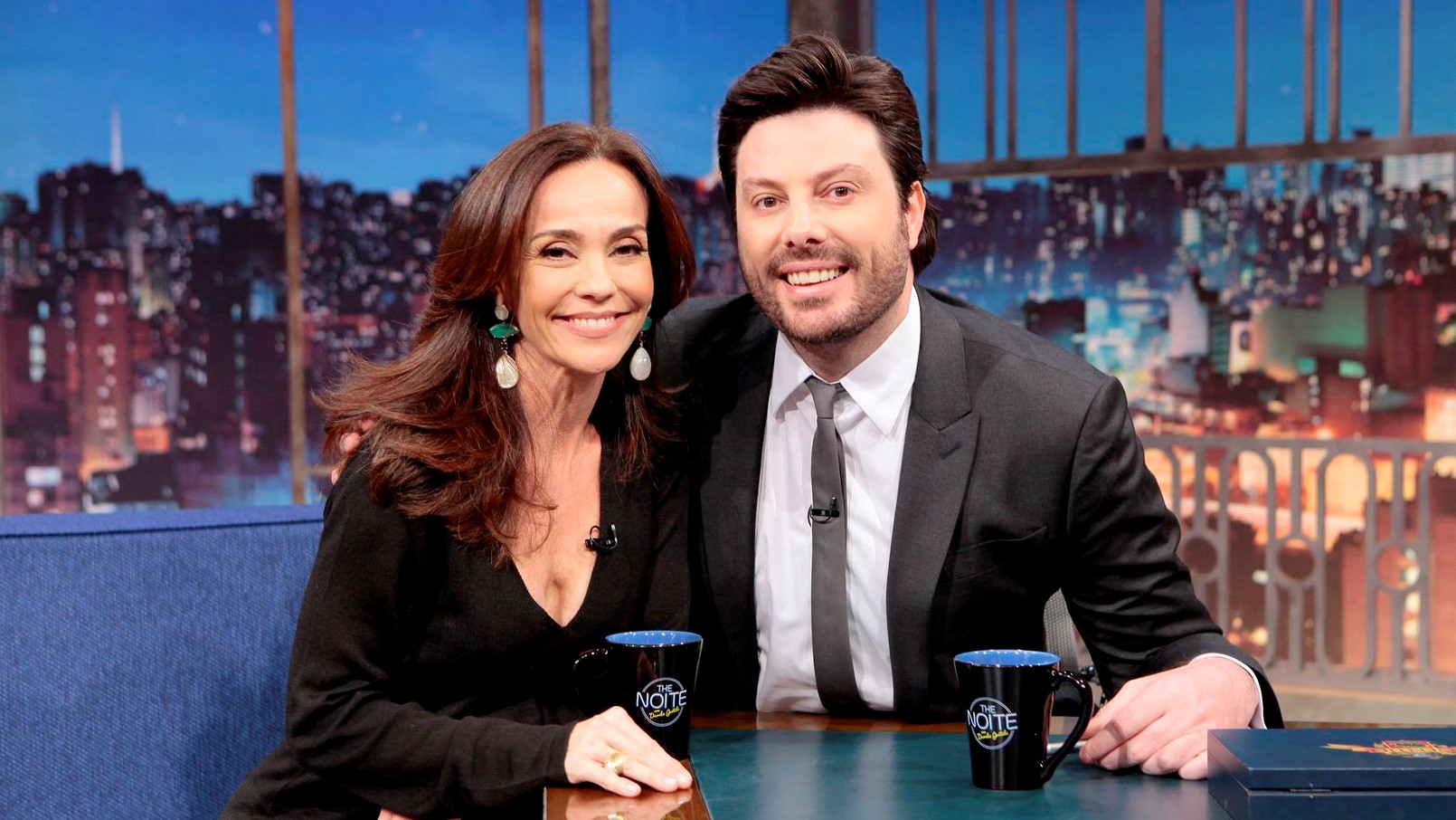 Flávia Monteiro e Danilo Gentili no The Noite