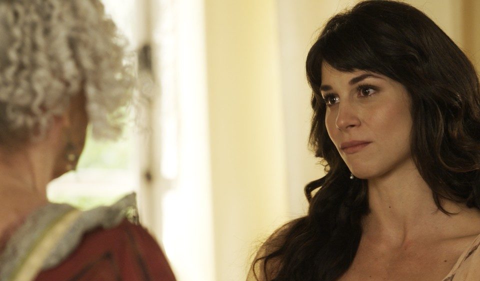 Mariana (Chandelly Braz) e Ofélia (Vera Holtz) em Orgulho e Paixão