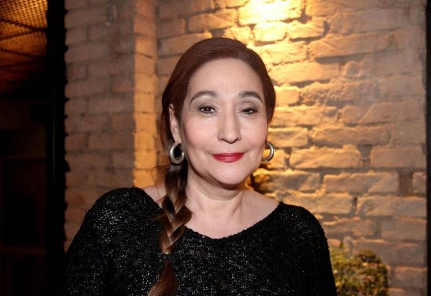 Sônia Abrão comanda A Tarde é Sua na RedeTV!