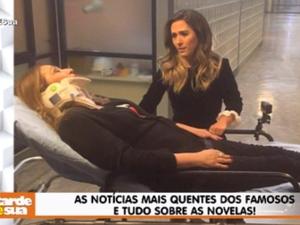 sonia abrão deitada em maca