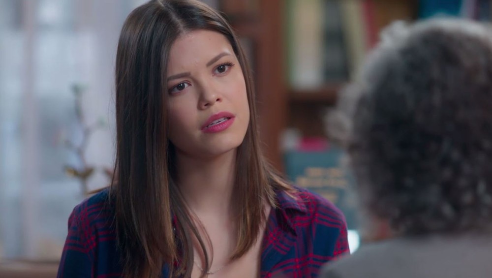 Cris (Vitória Strada) e Margot (Irene Ravache) em Espelho da Vida