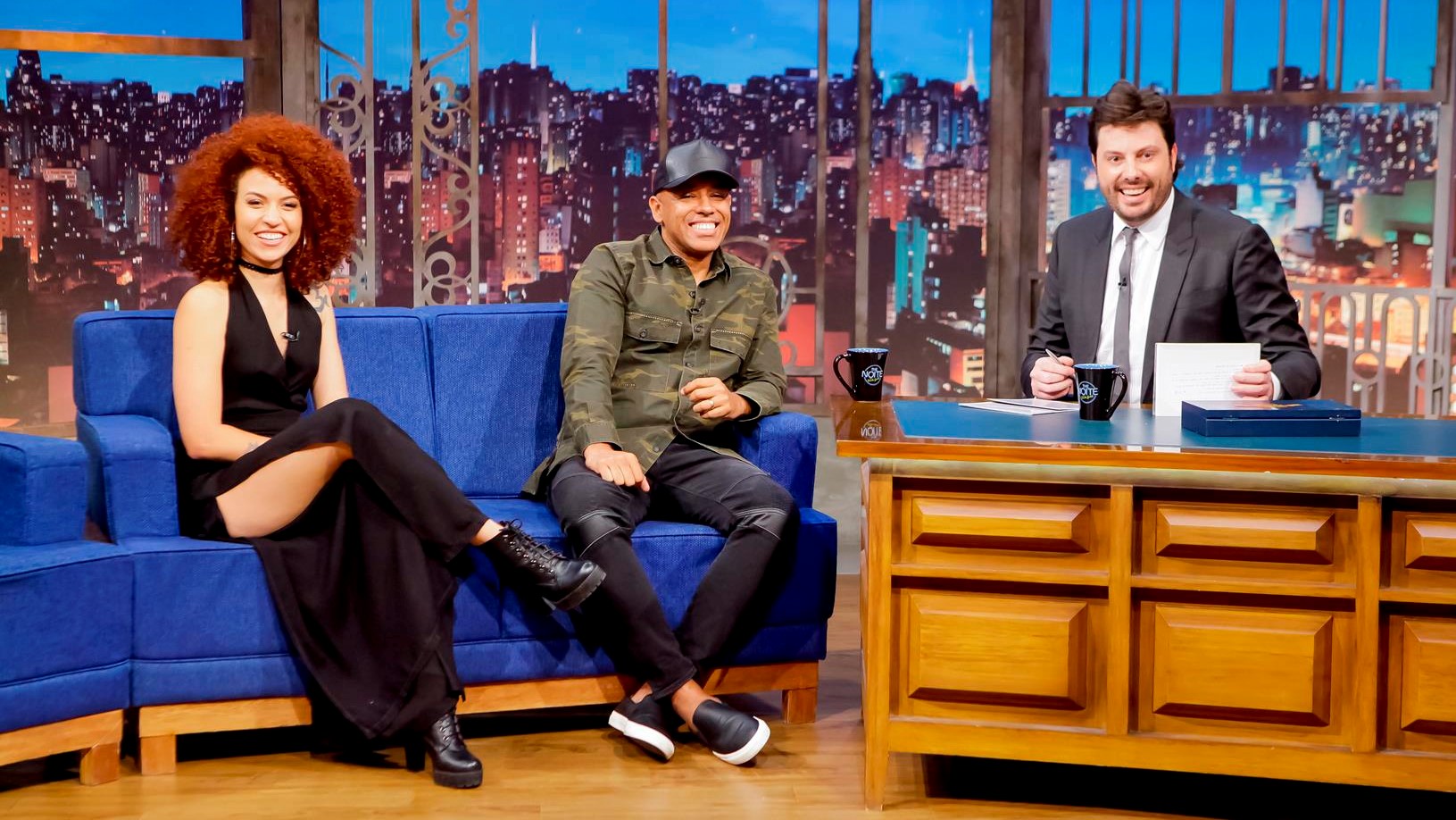 Ananda, MC Koringa e Danilo Gentili no The Noite