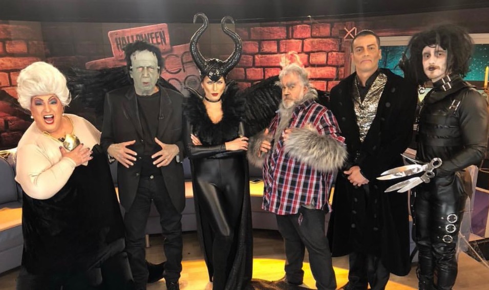 Apresentadores do Fofocalizando se fantasiaram em especial de Halloween