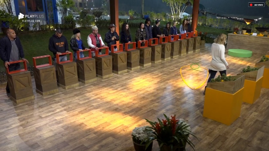 Peões em atividade em A Fazenda 10
