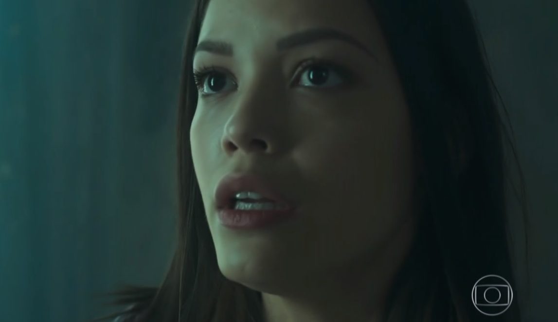 Cris (Vitória Strada) em Espelho da Vida